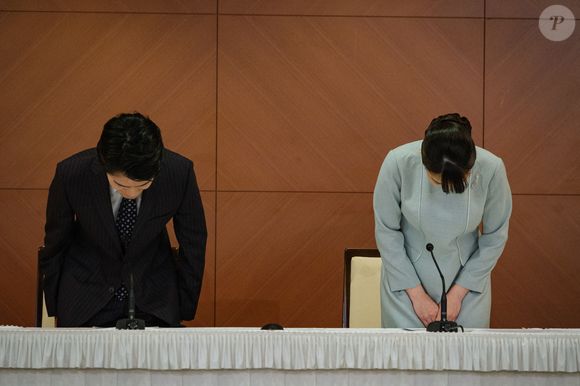La princesse Mako, nièce de l'empereur du Japon, donne une conférence de presse pour annoncer son mariage avec Kei Komuro au Grand Arc Hotel à Tokyo le 26 octobre 2021.

 © POOL via ZUMA Press Wire / Bestimage