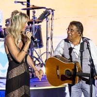 Laurent Voulzy et sa compagne Isaure, une histoire qui se vit dans le temps présent mais pas sous le même toit