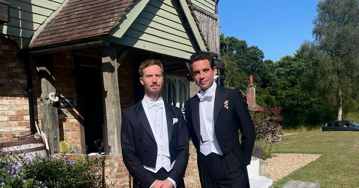 "Nous sommes assez 'tradi' dans notre couple" : Mika évoque son histoire avec son compagnon Andy, qui a débuté il y a 20 ans