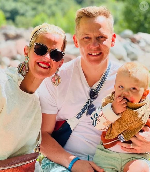 Aurore et Jonathan immortalisés sur Instagram avec leur fils Achille (Capture d'écran).