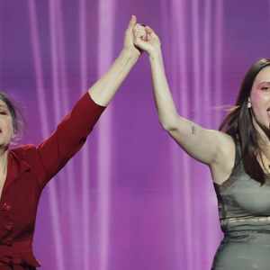 Exclusif - Catherine Ringer et sa fille Simone Ringer - Enregistrement du concert "Nos voix pour toutes", au profit de La fondation des femmes, à l'Adidas Arena à Paris, diffusée le 11 décembre sur TMC
© Coadic Guirec-Cyril Moreau / Bestimage