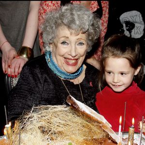 Micheline Dax et sa petite fille à Paris en 2008.