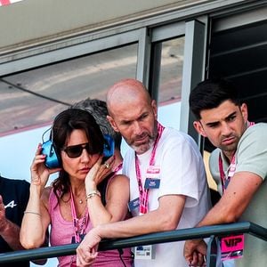Dans l'Aveyron, le clan Zidane gère plusieurs entreprises.
Zinedine Zidane, et sa femme Véronique, et son fils Enzo lors du Grand Prix de F1 de Monaco 2025 - Qualifications au Circuit de Monaco le 24 mai 2025 à Monaco, Monaco. Photo Johnny Fidelin/Icon Sport/ABACAPRESS.COM