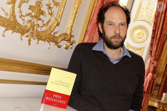 Olivier Guez est un essayiste reconnu et ancien journaliste international.

Portrait de Olivier Guez. © CEDRIC PERRIN / BESTIMAGE