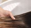 Trouver les bons soins capillaires s'impose comme une priorité.