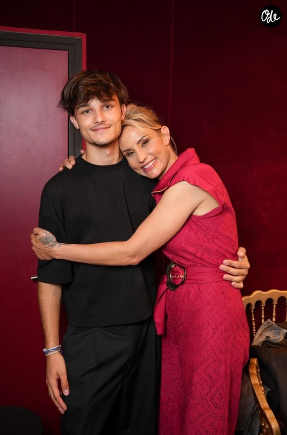 Elle explique avoir imposé des règles strictes pour les protéger des dangers présents sur les réseaux sociaux.

Elodie Gossuin et son fils Jules Lacherie - Gala « Tous les talents chantent contre le cancer » aux Folies Bergères à Paris le 8 juin 2026. 
© Anne-Sophie Guebey / Bestimage