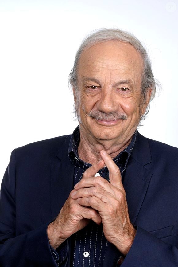 Mais si cette maison représente une véritable bulle d'oxygène pour le comédien, il songe aujourd'hui à s'en défaire.

Exclusif - Portrait de Patrick Chesnais sur le plateau de l'enregistrement de l'émission "Chez Jordan de Luxe" à Paris. Le 11 septembre 2024
© Cédric Perrin / Bestimage