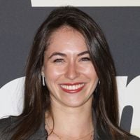 Jade Pradin (Plus belle la vie) a épousé son beau sportif professionnel ! Larmes du marié, robe blanche épurée et pluie de bulles, toutes les images