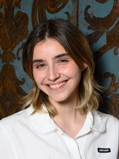 Vittoria de Savoie, fille de Clotilde Courau et Emmanuel-Philibert de Savoie, trouve refuge dans la maison familiale en Italie située dans une région reculée