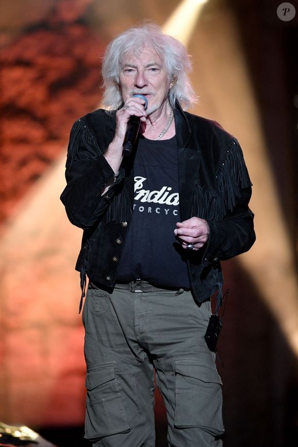 Exclusif - Hugues Auffray durant le deuxième jour d'enregistrement de l'émission de télévision "Nice Jazz Festival" au Théâtre de Verdure à Nice, le 25 juillet 2020.© Bruno Bebert / Bestimage