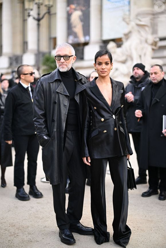 Vincent Cassel et sa compagne Narah Baptista au défilé Schiaparelli "Collection Haute Couture Printemps/Eté 2026" lors de la Fashion Week de Paris, le 26 janvier 2026

Pierre Perusseau / Bestimage