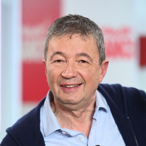 Aucun de ses enfants n’a souhaité suivre une carrière de comédien.

Frédéric Bouraly lors de l'enregistrement de l'émission "Vivement dimanche" au studio Rive Gauche, présentée par M. Drucker avec une diffusion sur France 3 le 1er février 2026. © Guillaume Gaffiot/Bestimage