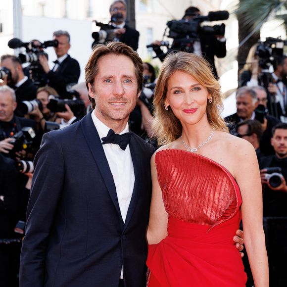 Mais aussi Mathieu Vergne et sa femme Ophélie Meunier

Mathieu Vergne et sa femme Ophélie Meunier - Montée des marches du film « Mission Impossible : The Final Reckoning » lors du 78ème Festival International du Film de Cannes, au Palais des Festivals à Cannes. Le 14 mai 2025
© Jacovides-Moreau / Bestimage