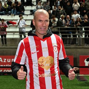 Zinedine Zidane durant la première édition du « match des légendes » opposant l'équipe des Légendes, les anciens de Cannes, à l'équipe des Zinedine Zidane - Etoiles avec pour capitaine Didier Deschamps, au stade Pierre de Coubertin à Cannes, le 30 octobre 2025. © Bruno Bebert / Dominique Jacovides / Bestimage