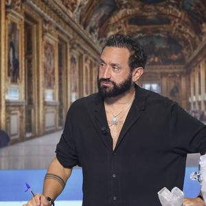 Exclusif - Cyril Hanouna, sur le plateau de  TBT9 présenté par C.Hanouna, et diffusé en direct sur W9, Paris, France, le 22 octobre 2025. © Jack Tribeca / Bestimage