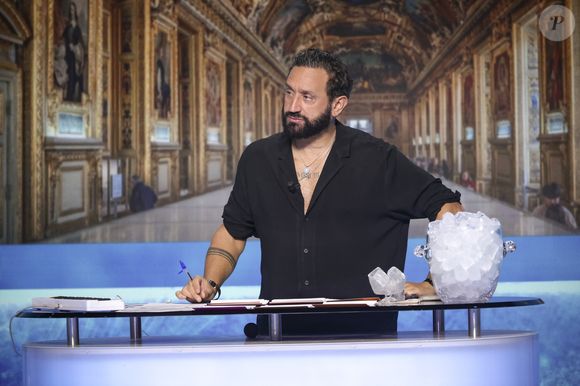 Exclusif - Cyril Hanouna, sur le plateau de  TBT9 présenté par C.Hanouna, et diffusé en direct sur W9, Paris, France, le 22 octobre 2025. © Jack Tribeca / Bestimage