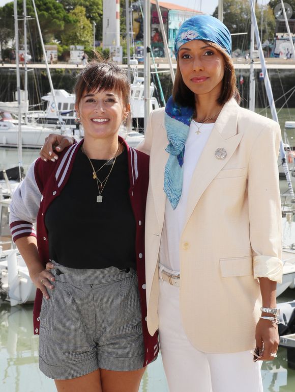 Sonia Rolland et Béatrice de La Boulaye - Photocall de la série "Tropiques Criminels" lors de la 24ème édition du Festival de la Fiction TV de La Rochelle, le 15 septembre 2022. 
© Patrick Bernard / Bestimage