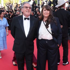 Daniel Auteuil et sa femme Aude Ambroggi - Montée des marches de la cérémonie de clôture du 78ème Festival International du Film de Cannes, au Palais des Festivals à Cannes. Le 24 mai 2025
© Jacovides-Moreau / Bestimage