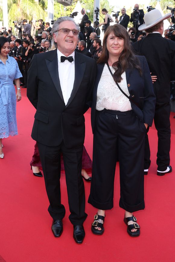 Daniel Auteuil et sa femme Aude Ambroggi - Montée des marches de la cérémonie de clôture du 78ème Festival International du Film de Cannes, au Palais des Festivals à Cannes. Le 24 mai 2025
© Jacovides-Moreau / Bestimage