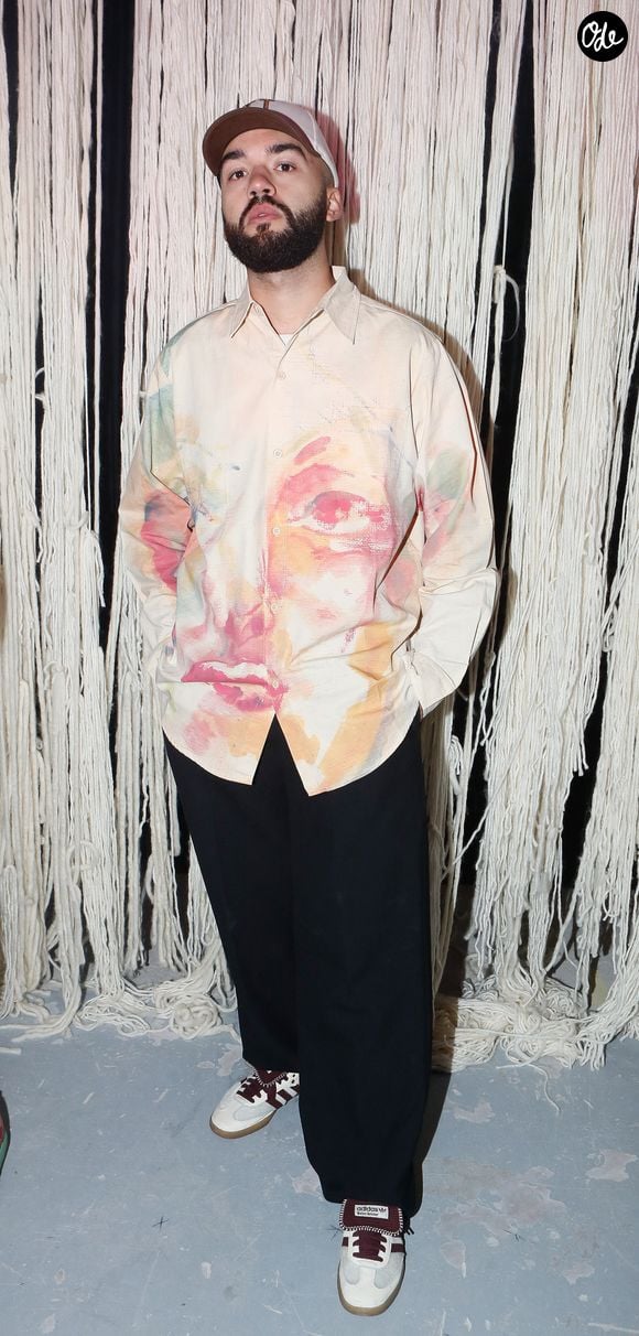 Oli a dévoilé souffrir de problèmes de santé durant son enfance.

Olivio "Oli" Ordoñez - Photocall et front row du défilé KidSuper Studios Collection Homme Prêt-à-Porter Automne/Hiver 2024 lors de la Fashion Week de Paris (PFW) rue du Faubourg Poissonnière, à Paris, France, le 20 janvier 2024. © Olivier Borde/Bestimage