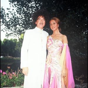 Eddie Barclay et sa femme Béatrice à Saint-Tropez en 1971. © AGENCE / BESTIMAGE