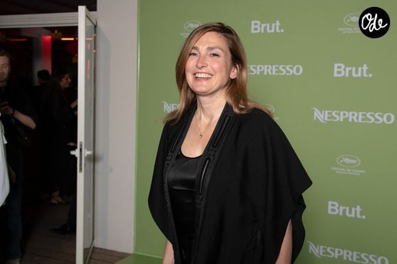 Julie Gayet - Soirée Nespresso x Brut 2025 lors du 78ème Festival de Cannes à La Plage Nespresso le 15 mai 2025. © Lionel Urman/Bestimage