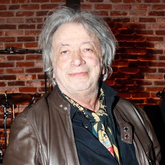 Exclusif - Hervé Vilard - Dernier tour de chant de Jean-Jacques Debout au club "Le Bal Blomet " à Paris le 22 mars 2025. Jean-Jacques Debout, qui nous a écrit de si belles chansons, interpète un mélange de ses anciens succès de et de nouvelles compostions "Au Revoir Mais Pas Adieu", dont une consacrée au Bal Blomet. © Christophe Clovis/Bestimage