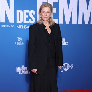 Karin Viard lors de la première du film "La maison des femmes" au cinéma Pathé Palace le 19 février 2026 à Paris.
© Denis Guignebourg / BestImage