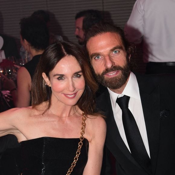 Elsa Zylberstein, John Nollet - 19ème "Diner de la Mode" au bénéfice de Sidaction au Pavillon Cambon Capucines dans le cadre de la Fashion Week de Paris, France. Le 7 juillet 2022.
© Rachid Bellak / Bestimage

|RB - Dîner de la mode au profit du Sidaction au Palais Cambon à Paris