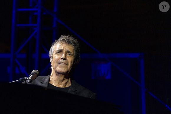 Julien Clerc en concert lors du Festival "Paris Paradis" à la Villette à Paris le 9 septembre 2023. © Pierre Perusseau/Bestimage