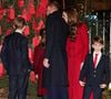 Que les fans de la Couronne se rassurent, les intéressés retrouveront prochainement bel et bien Charles III comme à son habitude, au domaine de Sandringham pendant la période de Noël. 


Le prince William, prince de Galles, Catherine Kate Middleton, princesse de Galles, le prince Louis lors du service de chants de Noël Together At Christmas à l'abbaye de Westminster, Londres le 6 décembre 2024.

© Julien Burton / Bestimage