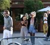 Après la mort de Johnny Hallyday, elle a emménagé dans une autre maison pour entamer un nouveau départ
Laeticia Hallyday avec sa fille Jade et le prince Philibert de Savoie - Le prince Emmanuel-Philibert de Savoie est au volant de la voiture "Shelby Cobra" sport de Johnny avec Laeticia Hallyday direction le restaurant SoHo House de Malibu en famille à Los Angeles, le 3 novembre 2019. Agence / Bestimage
Jade et Joy Hallyday sont avec Grégory Boudou (le frère de Laeticia) et Françoise Thibaut (la mère de Laeticia) dans la Bentley juste derrière eux.
Toute la petite famille a rejoint des amis (dont Christina) à Malibu.
A la sortie du restaurant, le prince Emmanuel-Philibert de Savoie improvise un déguisement de dernière minute sous les regards amusés du petit groupe!
Puis c'est au tour de Jade de profiter du trajet du retour les cheveux au vent ! Laeticia la prend en photo à bord du bolide, l'embrasse et lui enroule une écharpe autour du cou avant son départ le long de la "Pacific Coast Highway". Le prince Emmanuel-Philibert de Savoie habite chez son amie Laeticia Hallyday comme toujours lorsqu'il vient à Los Angeles.