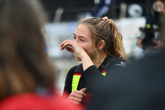 Violette Dorange, 23 ans, la plus jeune navigatrice du Vendée Globe lors du départ du Vendée Globe 2024-2025, 10ème édition de la course autour du monde en solitaire et sans escale, le 10 novembre 2024 aux Sables-d'Olonne, France. Photo par Franck Castel/ABACAPRESS.COM
