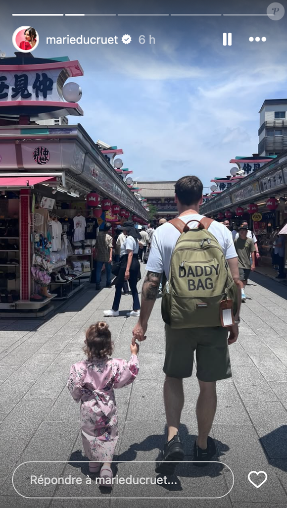 Ce vendredi 20 juin, c’est dans l’univers féerique de Disneyland Tokyo que le couple princier a choisi de passer la journée, en compagnie de ses deux fillettes...

Story Instagram de @marieducruet du samedi 21 juin 2025.