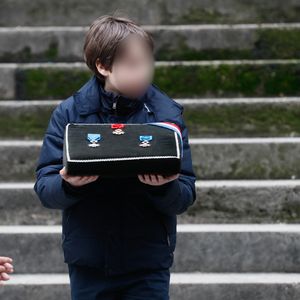 Henrik (fils du défunt) - Sorties des obsèques de Niels Arestrup à l'Église Saint-Roch à Paris. Le 10 décembre 2024
© Christophe Clovis / Bestimage