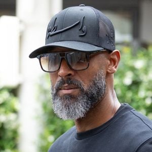 Les gradins comptaient aussi des grands noms de la culture et du sport, comme l'acteur Pierre Niney, le chanteur Grand Corps Malade et l'ex-footballeur Nicolas Anelka.
Nicolas Anelka au photocall du village lors des Internationaux de France de Tennis de Roland Garros 2026, à Paris, France, le 5 juin 2026. © Jacovides-Moreau/Bestimage
