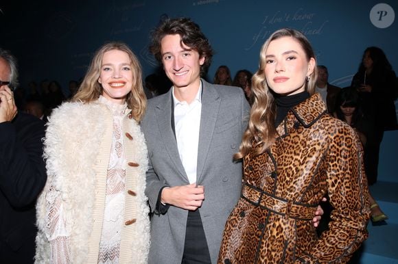 Natalia Vodianova, Jean Arnault et sa compagne Zita d'Hauteville - Célébrités au Défilé Dior, Collection Prêt-à-porter Printemps / Eté 2025 dans le cadre de la Fashion Week de Paris, France, le 24 Septembre 2024. 

© Bertrand Rindoff / Bestimage