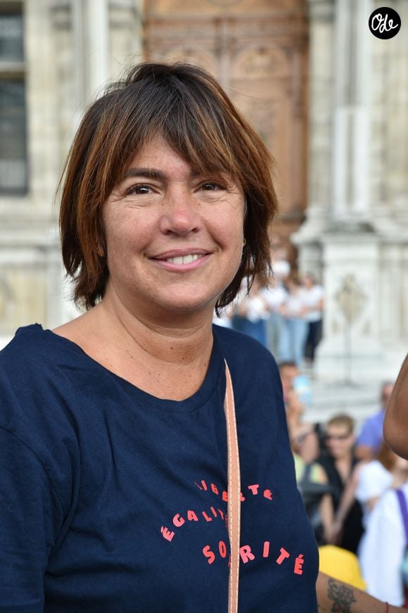Elsa Wolinski - Cérémonie de recueillement en souvenir des victimes de féminicides sur le parvis de l'hôtel de ville à Paris le 28 août 2019. © Giancarlo Gorassini / Bestimage