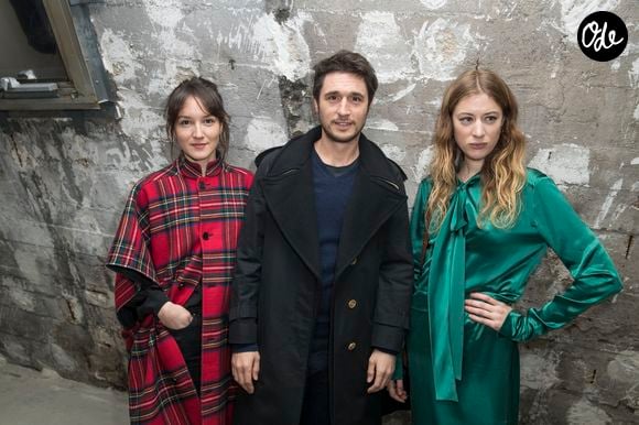 Anaïs Demoustier, Jérémie Elkaïm et Sigrid Bouaziz à l'exposition itinérante Burberry "Here we are" dans les anciens locaux du journal Libération à Paris en marge des collections Haute-Couture printemps-été 2018 le 24 janvier 2018. 

© Olivier Borde / Bestimage