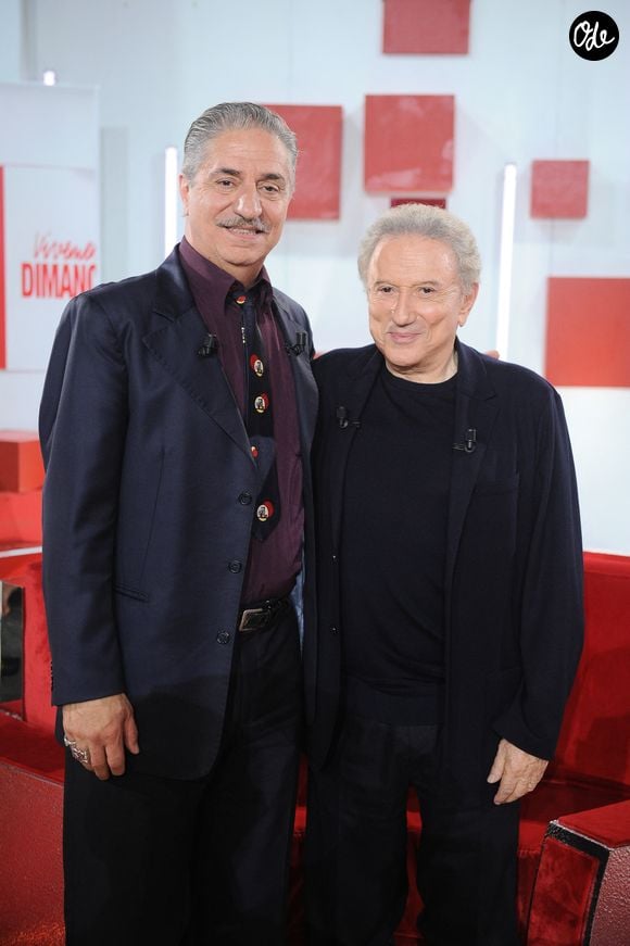 Simon Abkarian et Antonin Baudry évoquent leur travail autour de La Bataille de Gaulle.

 Simon Abkarian, Michel Drucker et Antonin Baudry lors de l'enregistrement de l'émission Vivement dimanche édition spéciale intitulée 'Général de Gaulle' au studio Rive gauche, présentée par M.Drucker et diffusée le 11 octobre sur France 3, à Paris, France, le 30 septembre 2026. © Guillaume Gaffiot/Bestimage