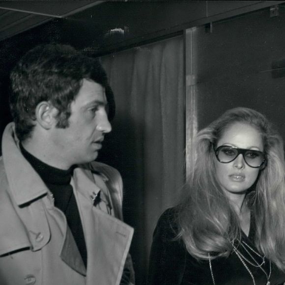 Jean-Paul Belmondo et Ursula Andress à l'aéroport d'Orly le 29 novembre 1968.

© Keystone Press Agency/ZUMA Press Wire