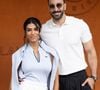 À l’été 2025, Adil Rami avait défendu leur complicité face aux critiques d’internautes.

Adil Rami et  Louana Franco au photocall du village lors des Internationaux de France de Tennis de Roland Garros 2026, à Paris, France, le 5 juin 2026. © Jacovides-Moreau/Bestimage