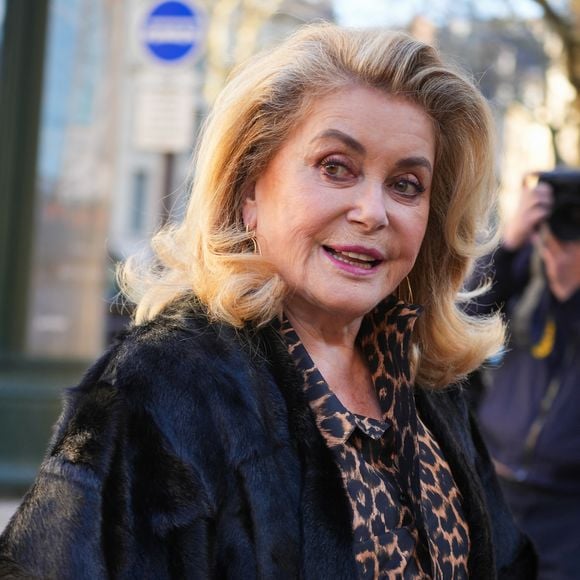 Catherine Deneuve attends La Rose Vivier as part of Paris Fashion Week on March 06, 2025 in Paris, France © Lucia Sabatelli / Bestimage