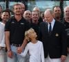 Le regard empli de fierté du garçon était touchant à voir

Pierre Casiraghi, son fils Francesco, le prince Albert II de Monaco - Le prince Albert II de Monaco a félicité les vainqueurs de l'Admiral’s Cup 2025, les 2 équipages du Yacht Club menés par Pierre Casiraghi, vice-président du Y.C.M. à la barre de Jolt 6 et Peter Harrison sur Jolt 3 le 14 septembre 2025.

© Claudia Albuquerque / Bestimage