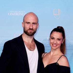 Denitsa Ikonomova et son compagnon François Alu - Tapis rouge lors de la 7ème édition du festival Cinéroman à Nice le 1er Octobre 2025. © Bebert-Jacovides/Bestimage