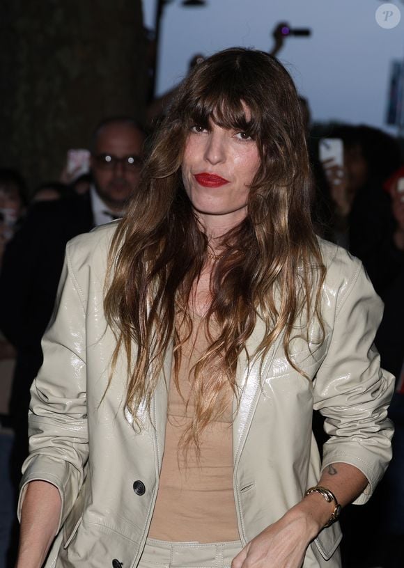 Lou Doillon - Arrivées au défilé de mode Hommes printemps-été 2025 "AMI Alexandre Mattiussi" lors de la fashion week de Paris. Le 20 juin 2024
© Denis Guignebourg / Bestimage