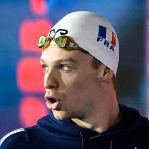Léon Marchand remporte le 200m 4 nages au 22ème Championnat du monde de Natation à Singapour. 

© Psnewz /Bestimage