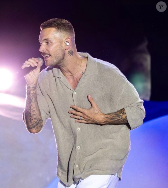 Exclusif - M. Pokora à l'enregistrement de l'émission "L'humour à la plage" pour la 2eme édition du festival de Juan les Pins à la pinède Gould le 27 juin 2025. . L'émission du e gala « L'Humour à la Plage » sera diffusése sur TF1 le 15 juillet à 21h10 pour une soirée unique de rires et de surprises ! © Bruno Bebert / Bestimage