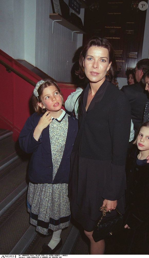 Caroline de Monaco et sa fille Charlotte Casiraghi à Londres, au théâtre Sadler’s Wells, le 4 mai 1995.
Crédit : Alpha Agency/Bestimage
