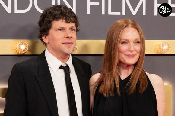 Côté techniques de pose, le babyboomer rivalise avec la classique french manucure pour habiller nos mains cette saison.

Jesse Eisenberg et Julianne Moore à la soirée de clôture du BFI London Film Festival, au Royal Festival Hall, le 18 octobre 2026 à Londres.

© Bestimage